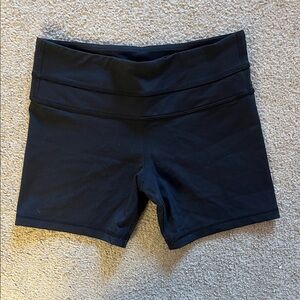 Lululemon shorts size 4